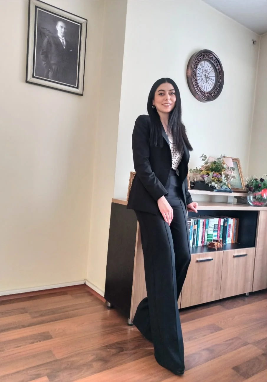 Av. Hilal Türkoğlu ofisinde